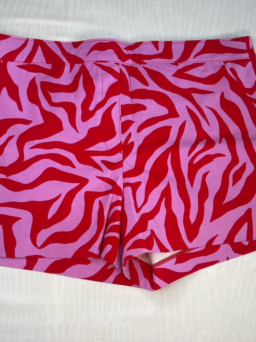 SPANX On-The-Go Pink Red Printed Pull-On Shorts XL